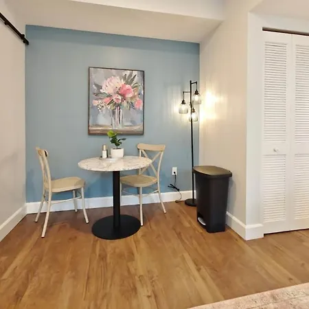 Fun Cozy Apts - 1 25 Mile Walk To Tiaa Bnk Fld Jacksonville Exterior photo