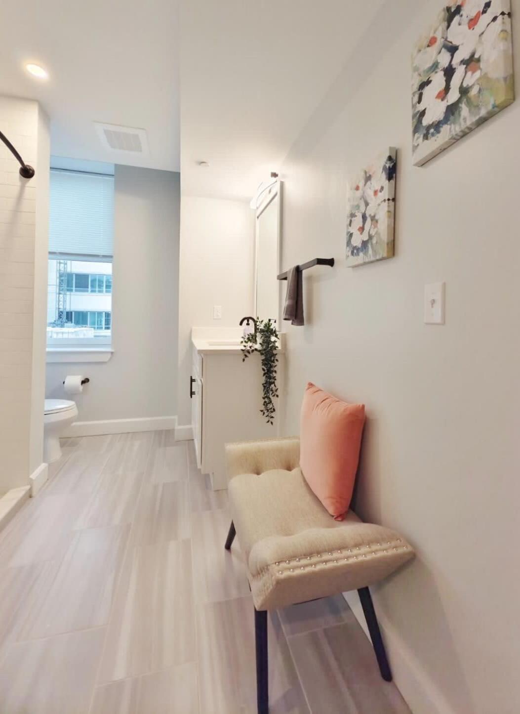 Fun Cozy Apts - 1 25 Mile Walk To Tiaa Bnk Fld Apartment Jacksonville