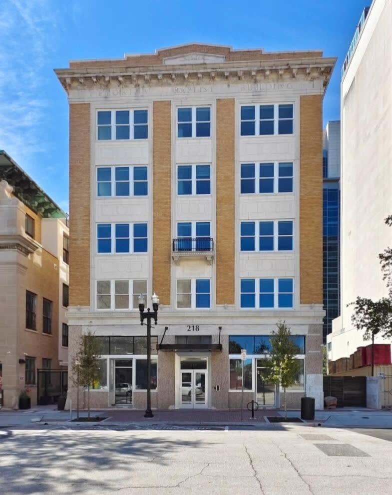 Fun Cozy Apts - 1 25 Mile Walk To Tiaa Bnk Fld Apartment *